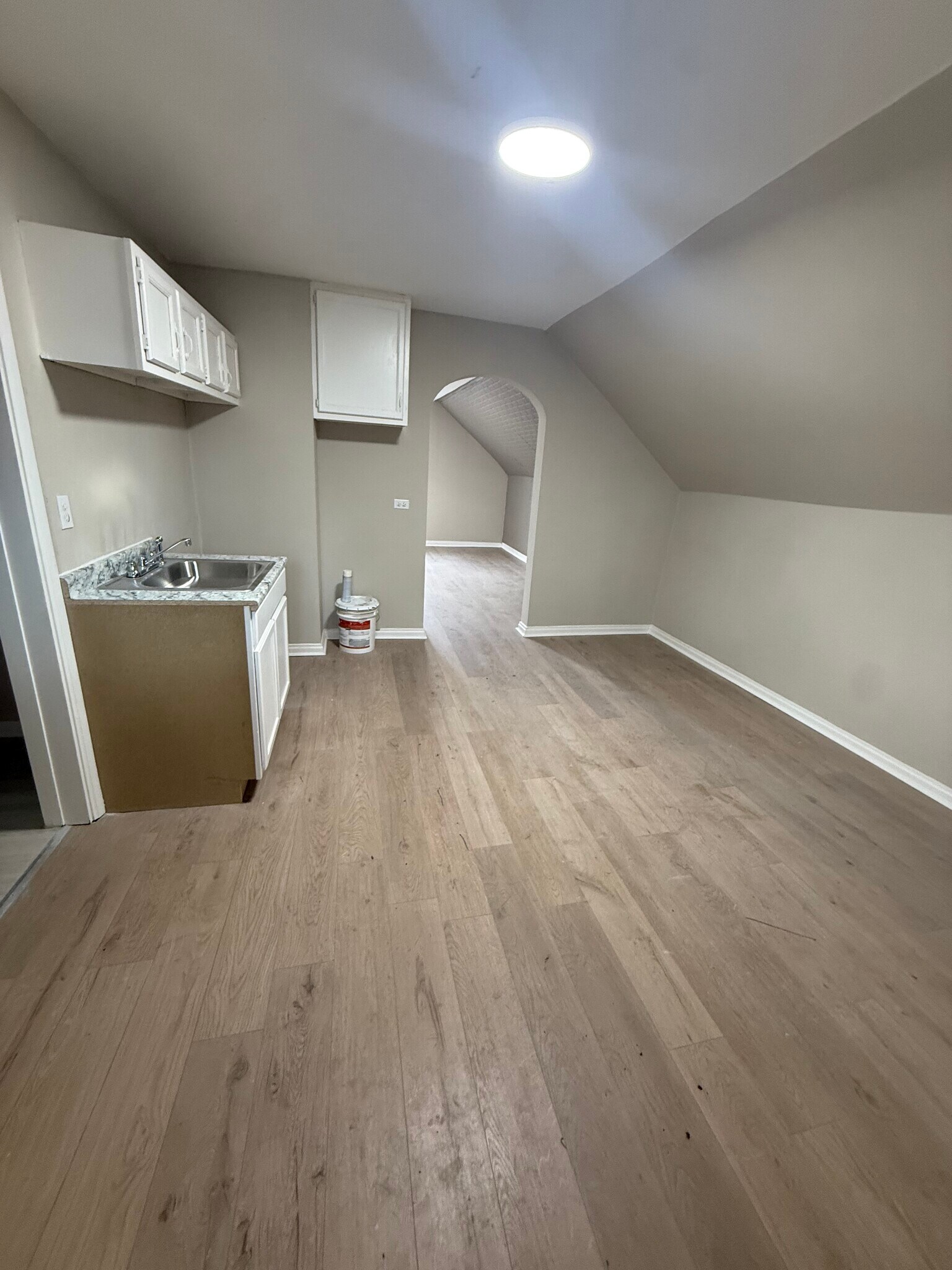 Building Photo - 6523 Lederer Ave