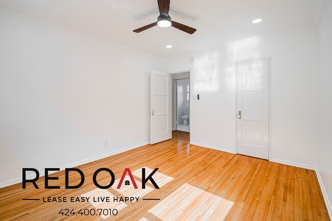 Building Photo - 340 N Curson Ave