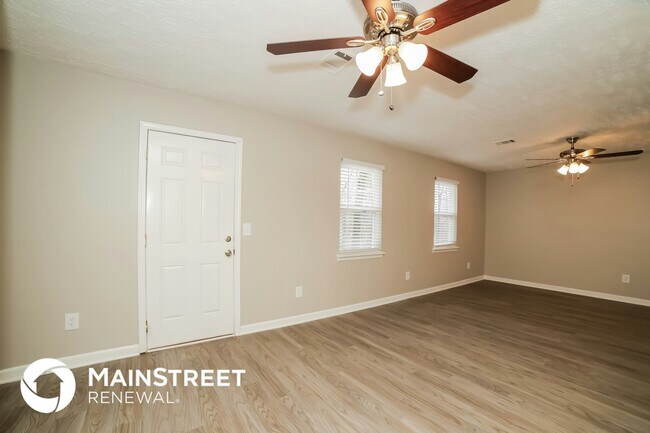 Building Photo - 5885 S Quail Dr