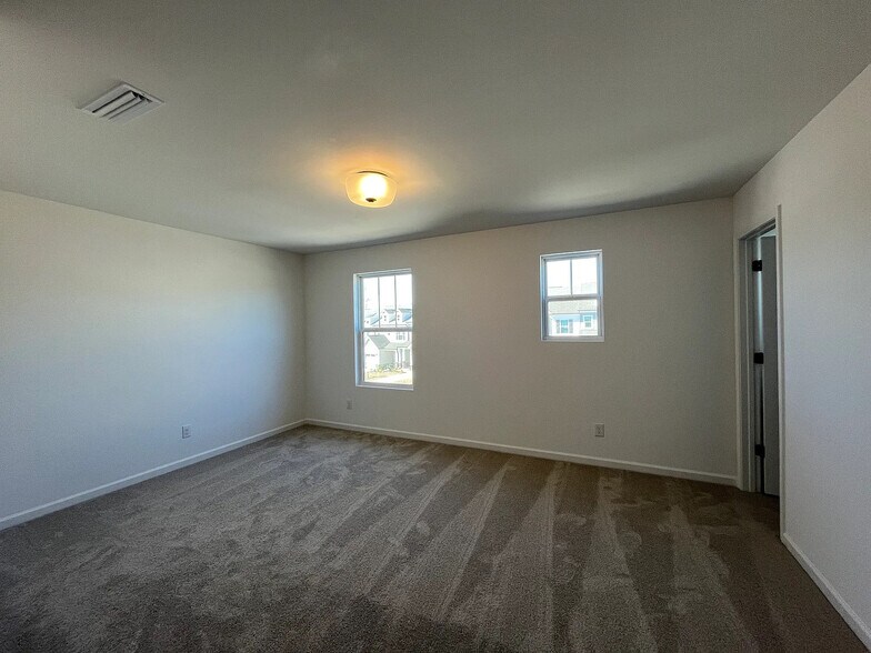 Building Photo - Room in Townhome on Pagebrook Ln