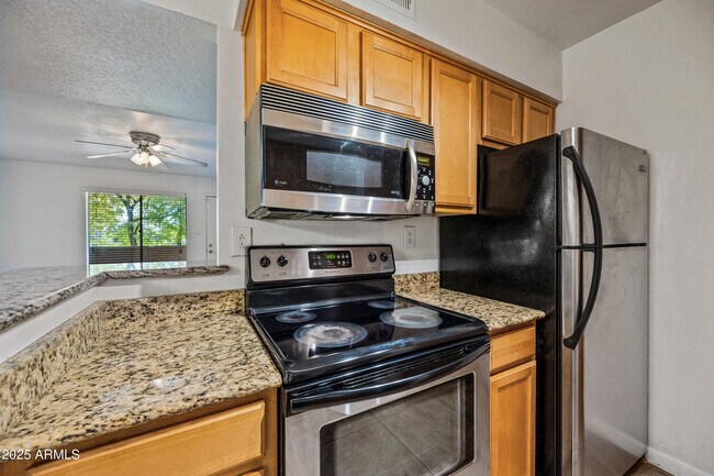 Building Photo - 5995 N 78th St