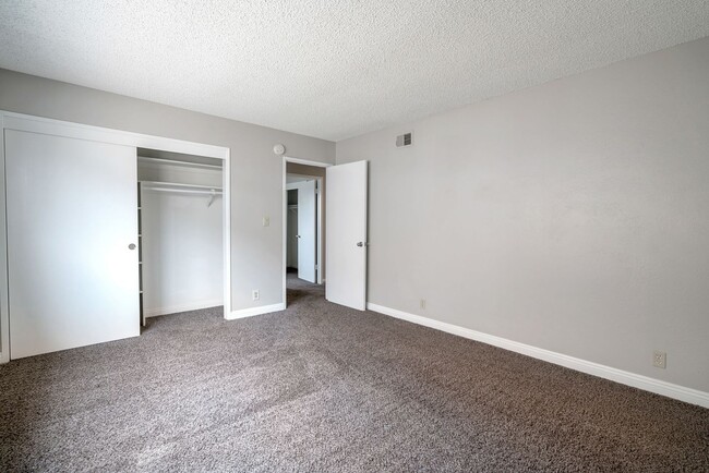Building Photo - CERRITOS -BEAUTIFUL 5BR HOME FOR LEASE $4600