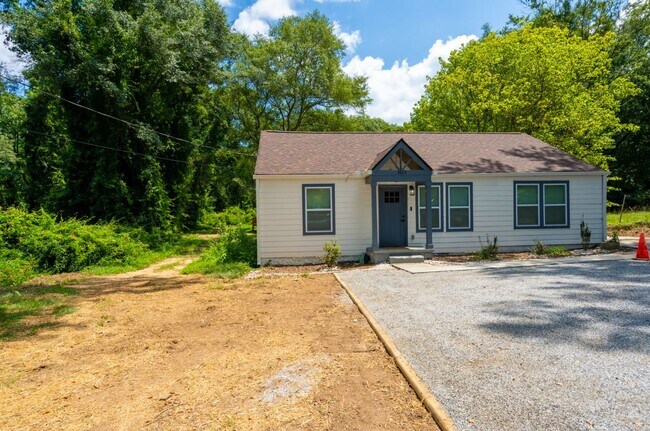 Building Photo - 3822 Bakers Ferry Rd SW