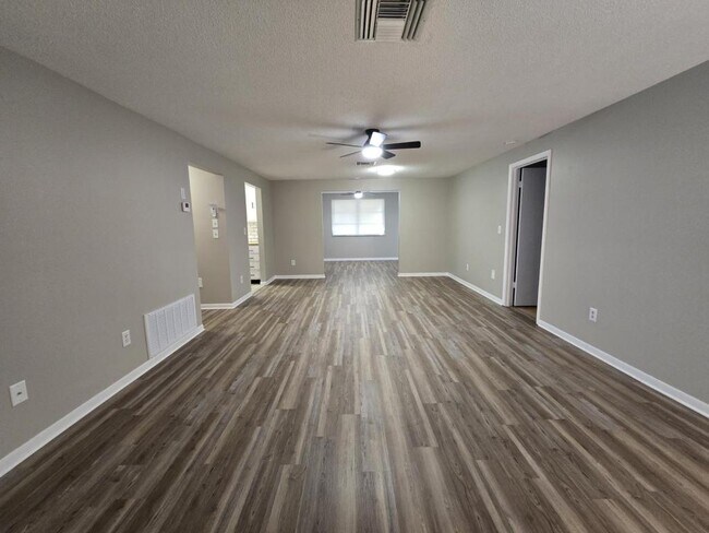 Building Photo - 9310 Marler Rd