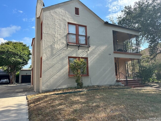 Building Photo - 119 E Ridgewood Ct