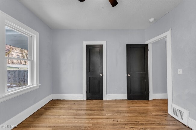 Building Photo - 11913 Buckingham Ave