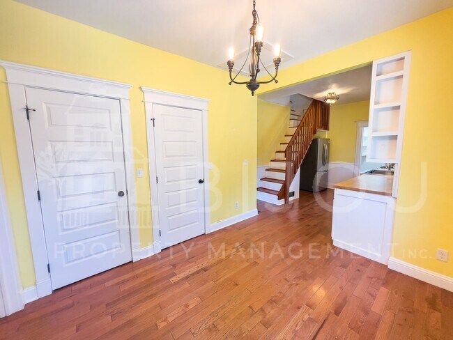 Building Photo - Patty Jewett Bungalow