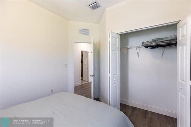 Building Photo - 4637 Caspian Way