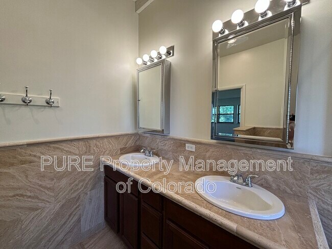 Building Photo - 14471 Applewood Ridge Rd