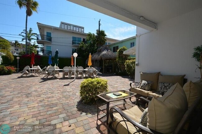 Building Photo - 4228 N Ocean Dr