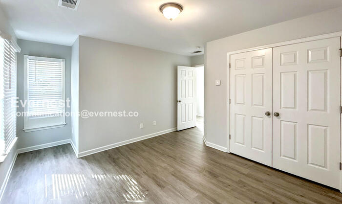 Building Photo - 679 Smith St SW