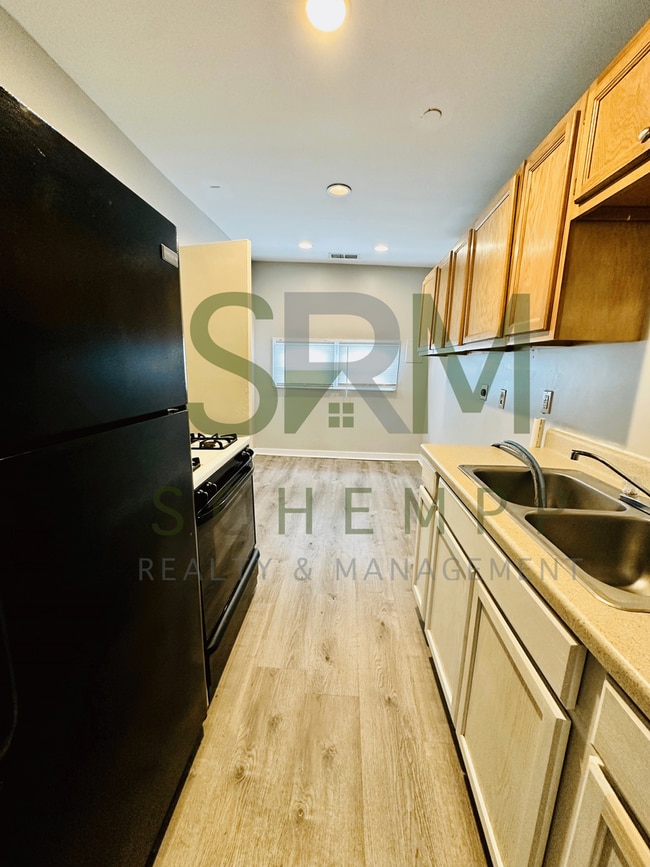 Building Photo - Spacious 2BD home off of Taylor Blvd!