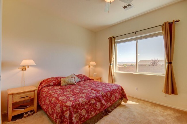Building Photo - Furnished in Granville