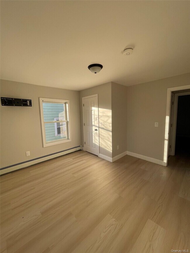 Building Photo - 14 Eastman Terrace