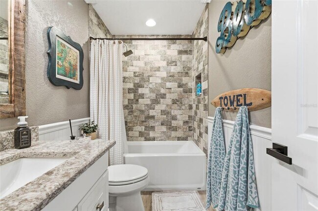 Building Photo - 4751 Coquina Key Dr SE