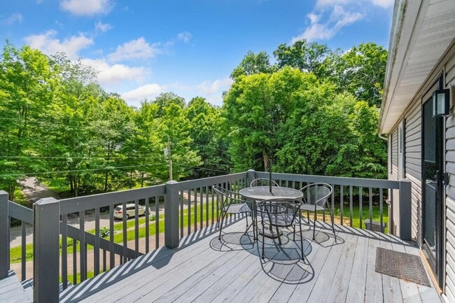 Building Photo - 444 Grand Ridge Dr