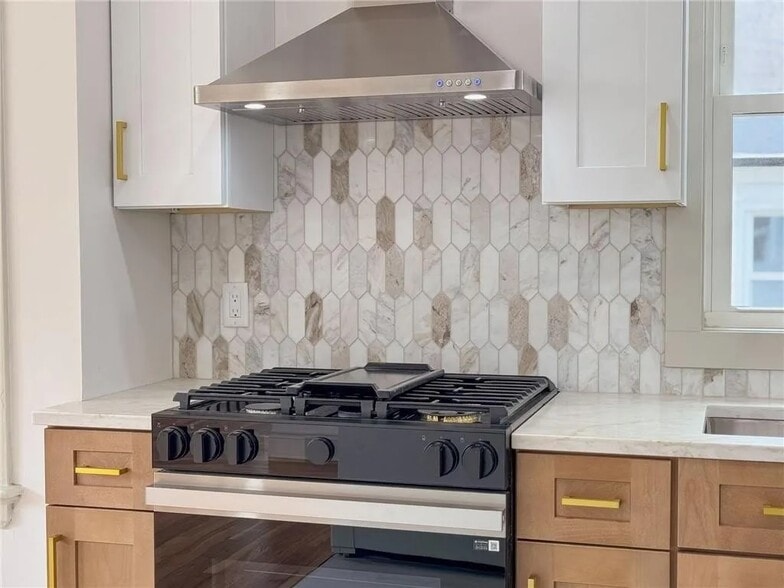 Building Photo - 1314 Chalkstone Ave