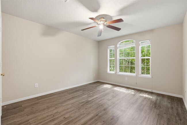 Building Photo - 22914 Breton Point Dr