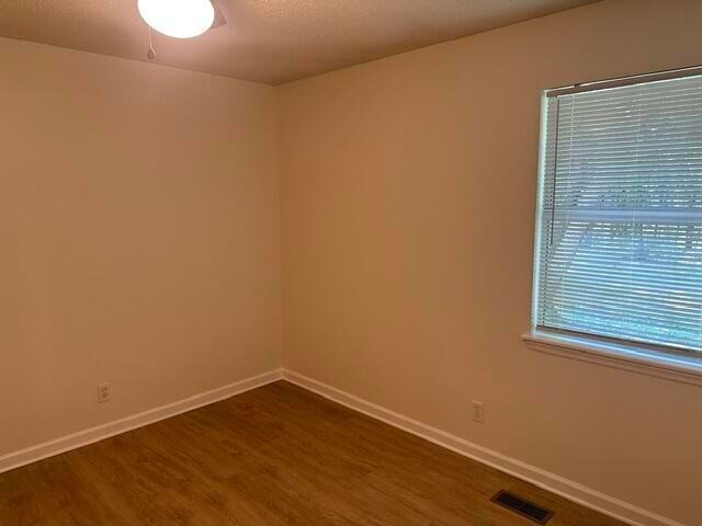 Building Photo - 3266 Somerset Dr SE