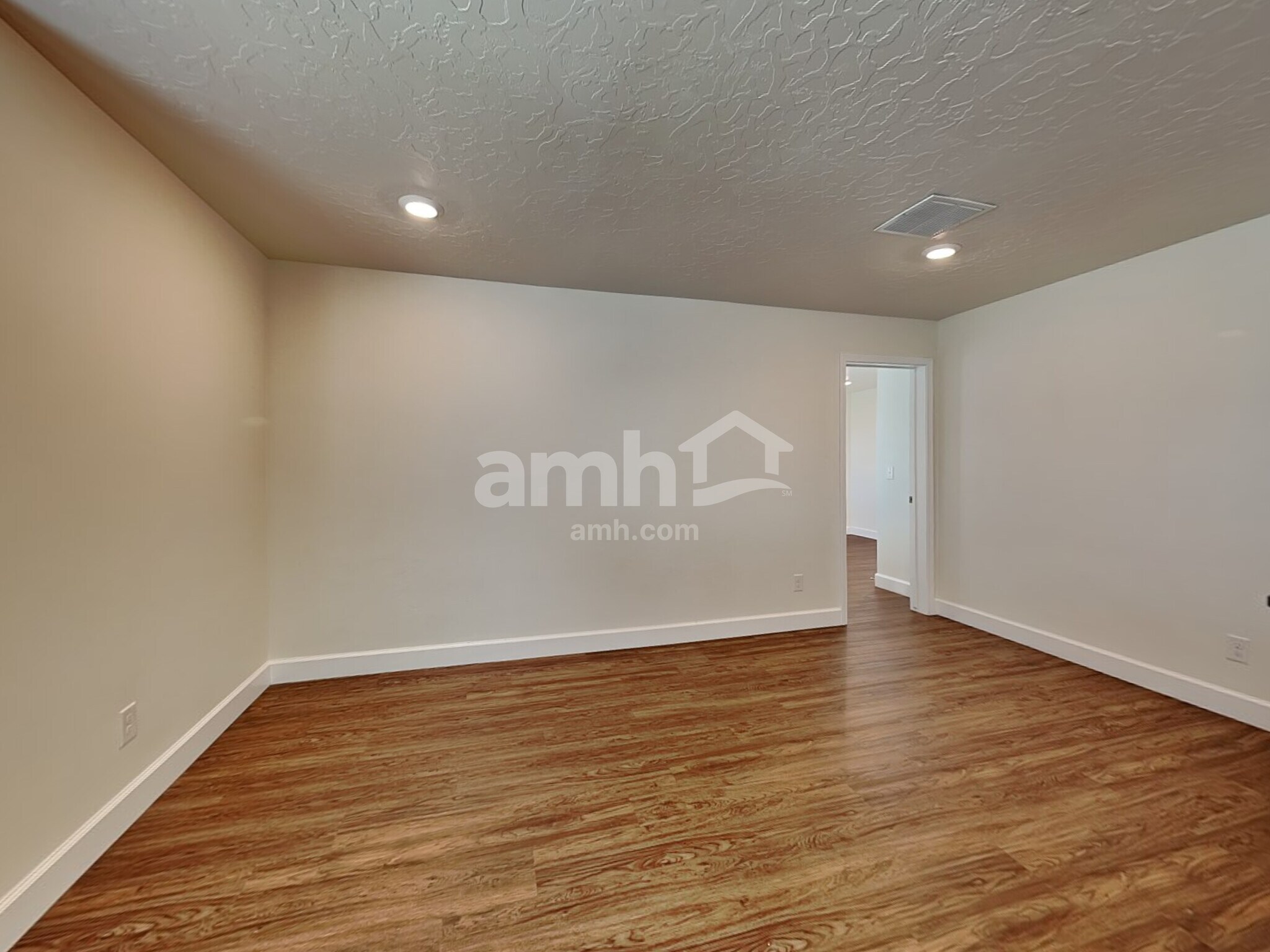 Building Photo - 1077 W 850 S