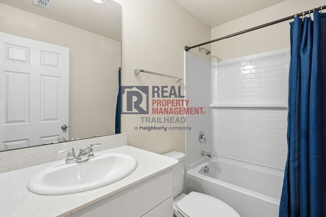 Building Photo - Modern 4-Bedroom Home in Newberry Point