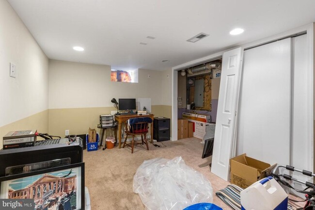 Building Photo - 803 Cameron St