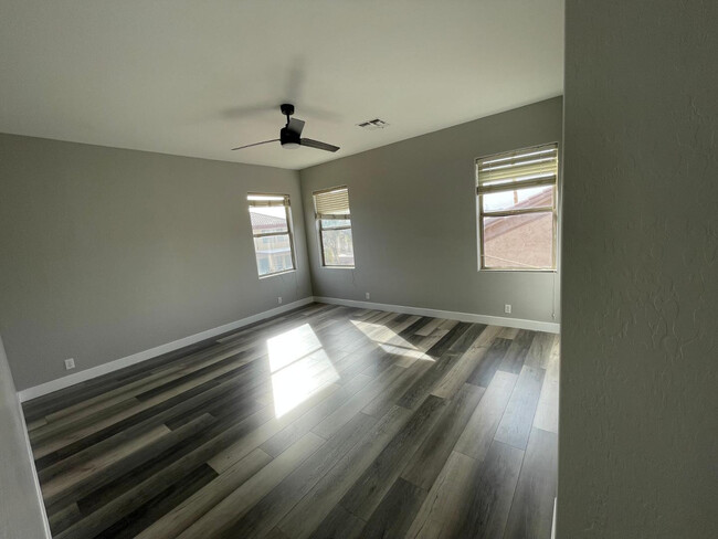 Building Photo - 2225 E Detroit St