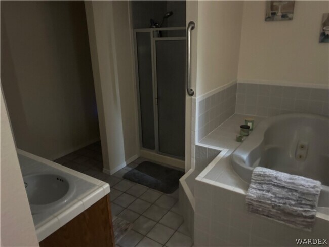 Building Photo - 7098 Kaiser Dr