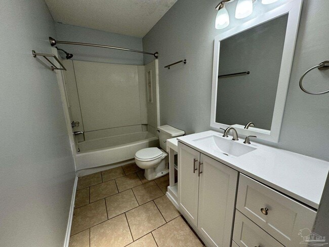 Building Photo - 2810 Villa Woods Cir