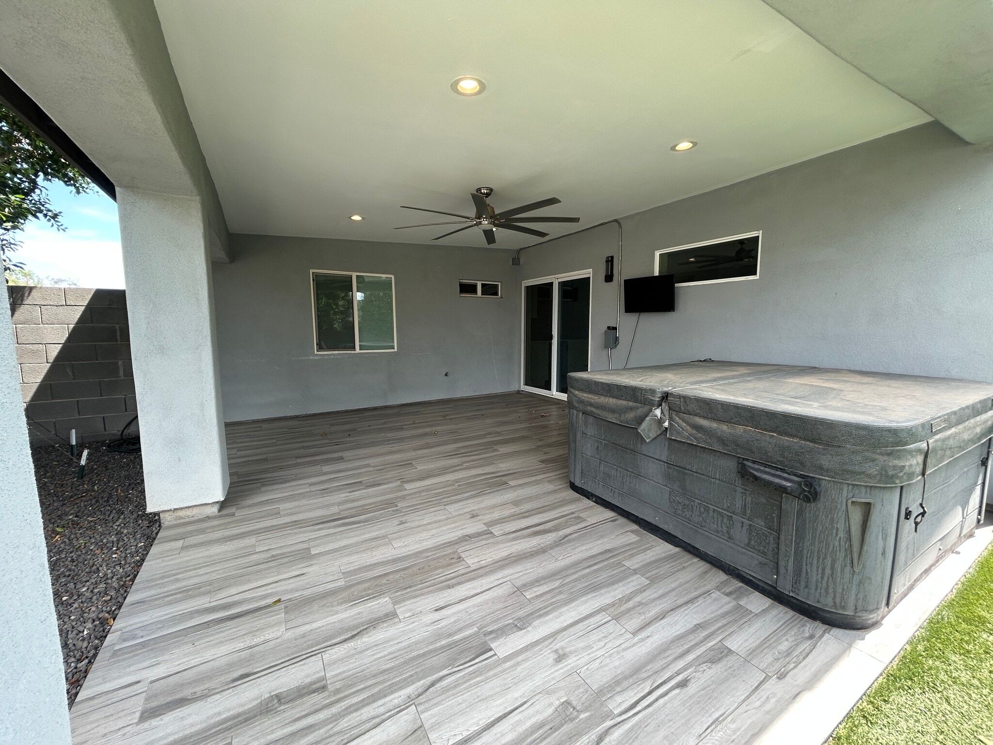 Building Photo - 3507 E Claire Dr