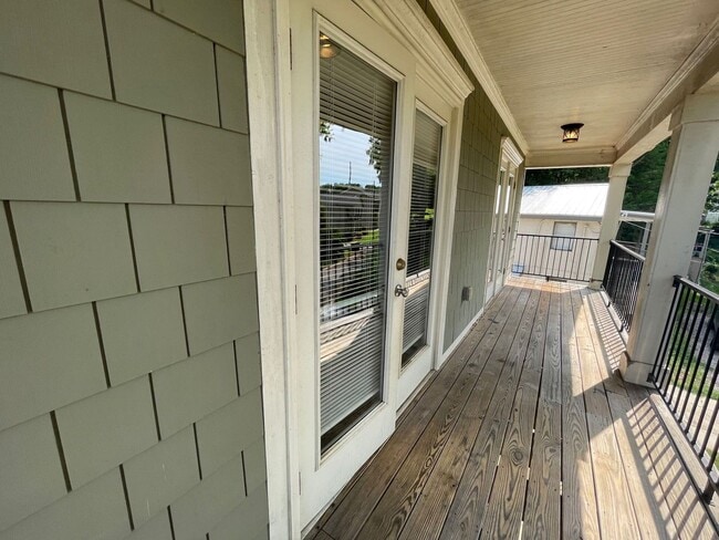 Building Photo - 234 Madison Heights