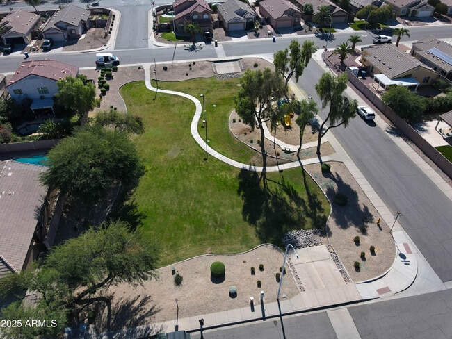 Building Photo - 898 E Monterey St