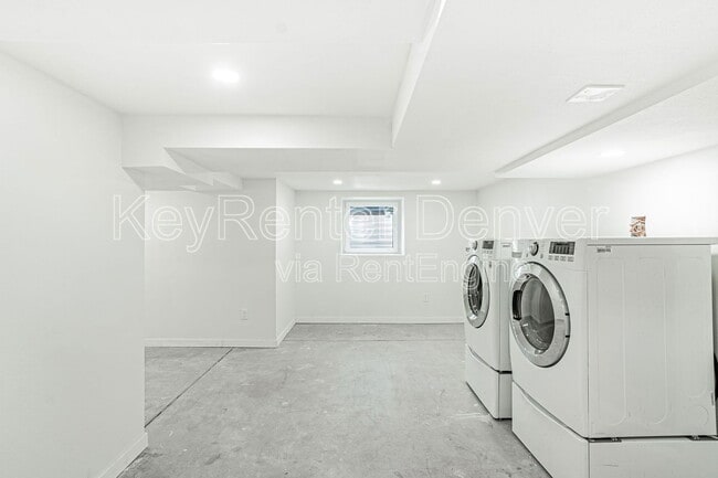 Building Photo - 421 N Stuart St