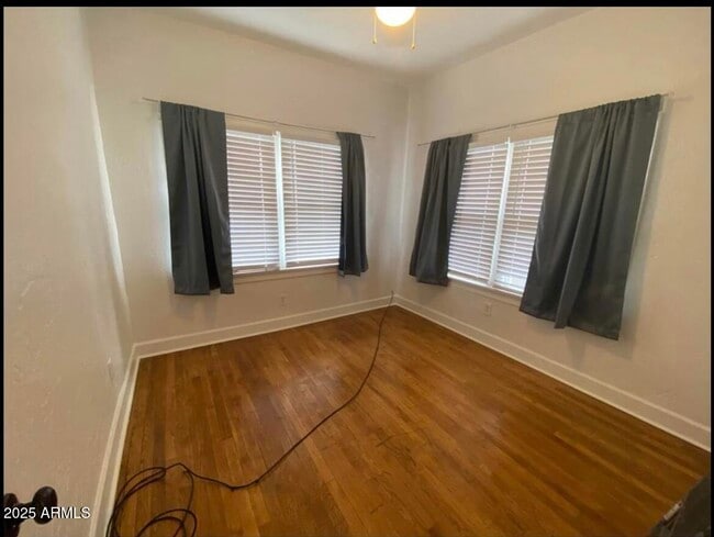 Building Photo - 2318 N Dayton St