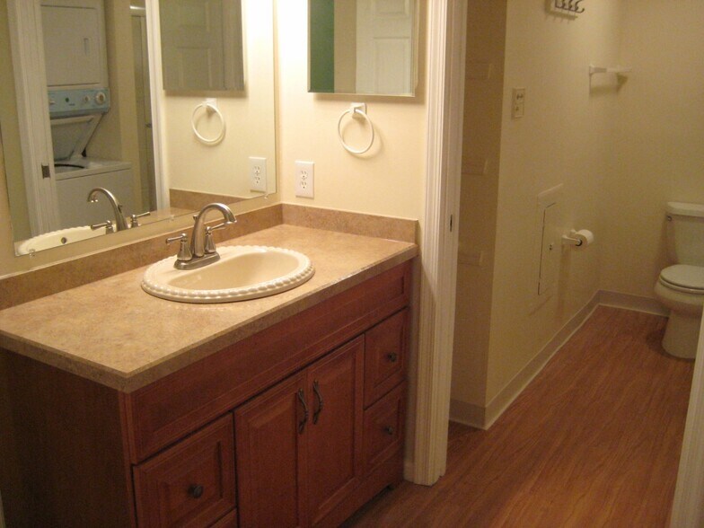 Building Photo - 440 S State St, Unit F6