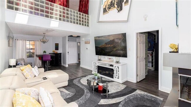 Building Photo - 10438 St Tropez Pl