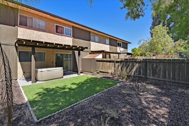 Building Photo - 9175 Campina Dr