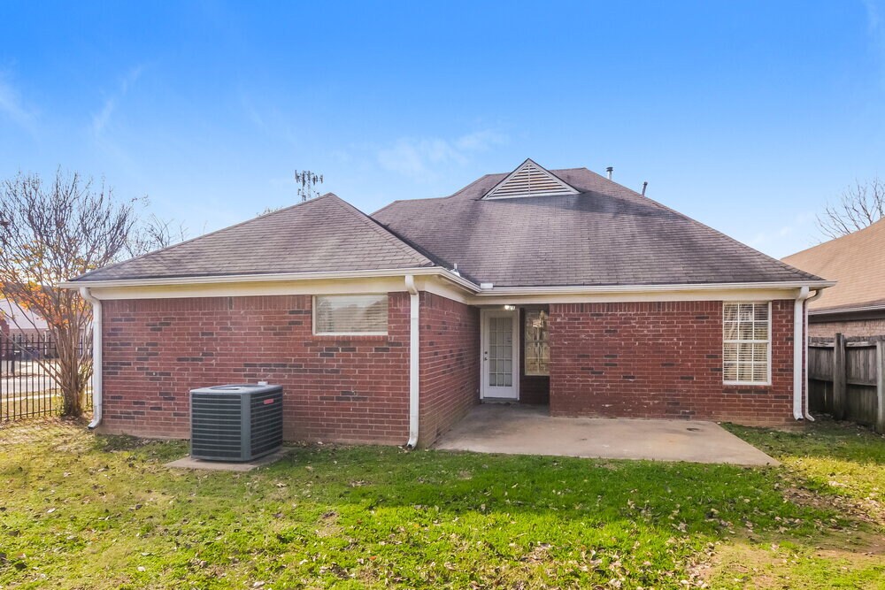 Building Photo - 8180 Cross Point Dr