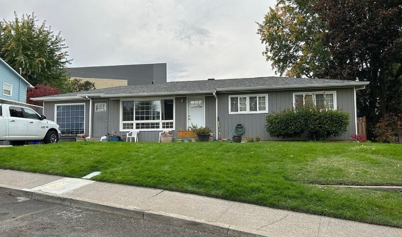 Building Photo - 702 E 21st Pl