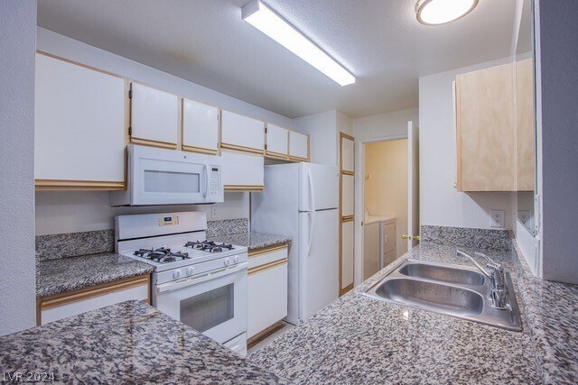 Building Photo - 2200 S Fort Apache Rd