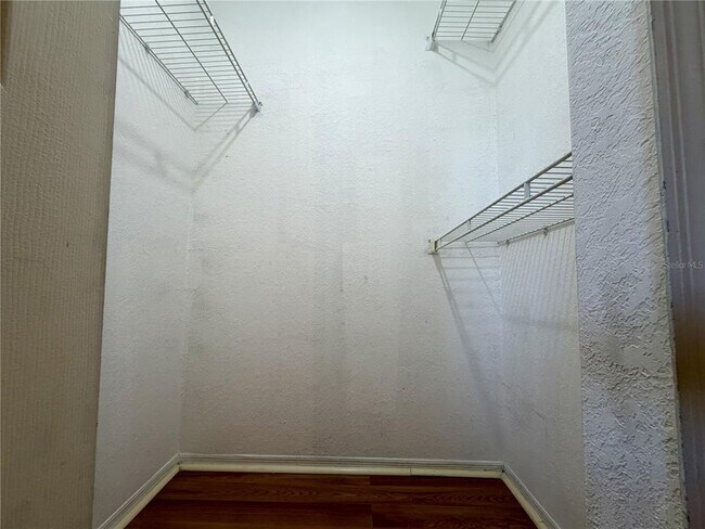 Building Photo - 13839 Fairway Island Dr