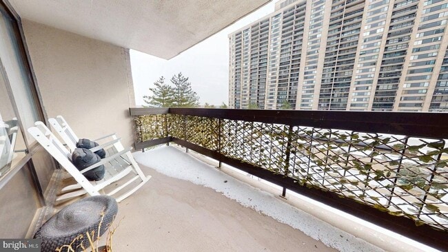 Building Photo - 3701 S George Mason Dr