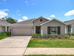 Building Photo - 4/2 Groveland Home with Solar Panels-MOVE IN SPECAIL: $200 OFF FIRST MONTH'S RENT