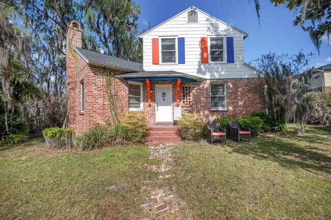 Building Photo - 949 SW 13th St