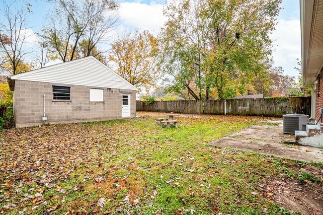 Building Photo - 8213 Nancy Ln