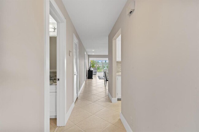 Building Photo - 5656 Via Delray Blvd