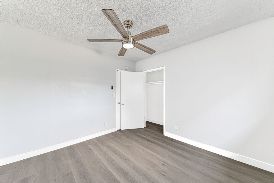 Building Photo - 811 Gardenia Ave