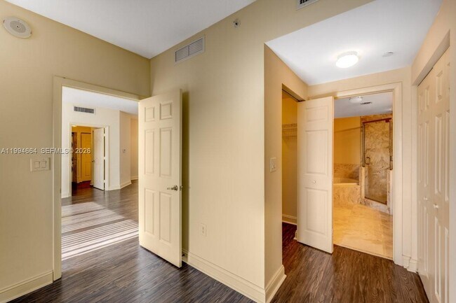 Building Photo - 510 NW 84th Ave