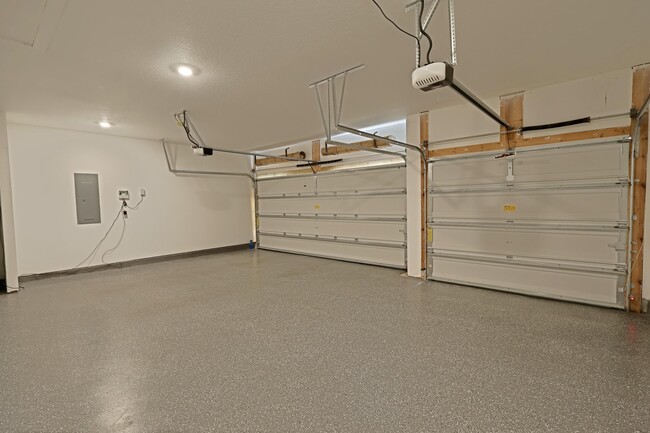 Building Photo - 6248 Jenks Dr