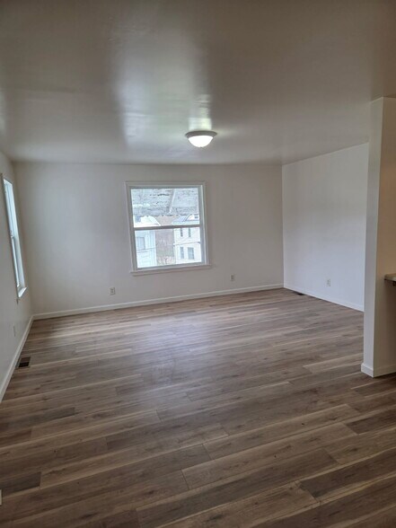 Living area - 210 W Wayne St